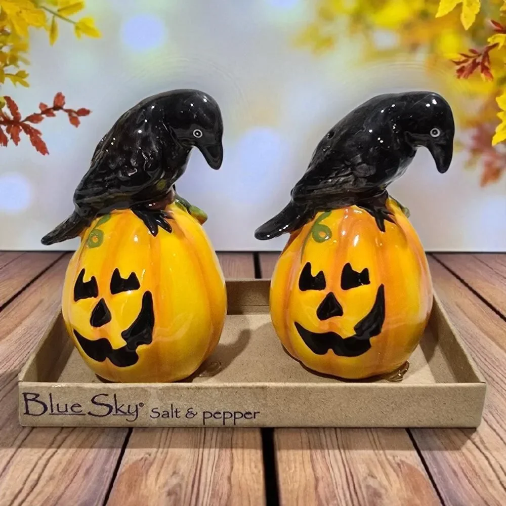 Blue Sky Clayworks Pumpkin Black‎ Crow Salt & Pepper Shakers Boxed